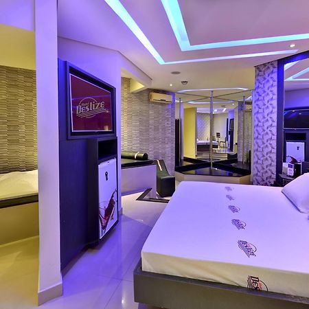 Deslize Motel 4 Уберландія Екстер'єр фото